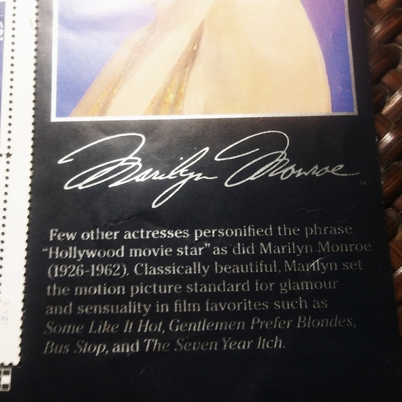 MARILYN MONROE LEGENDS OF HOLLYWOOD .32 CENT STAMP - Picture 6 of 7